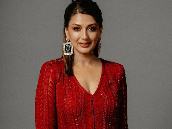 Stunning Looks Of Sonali Bendre